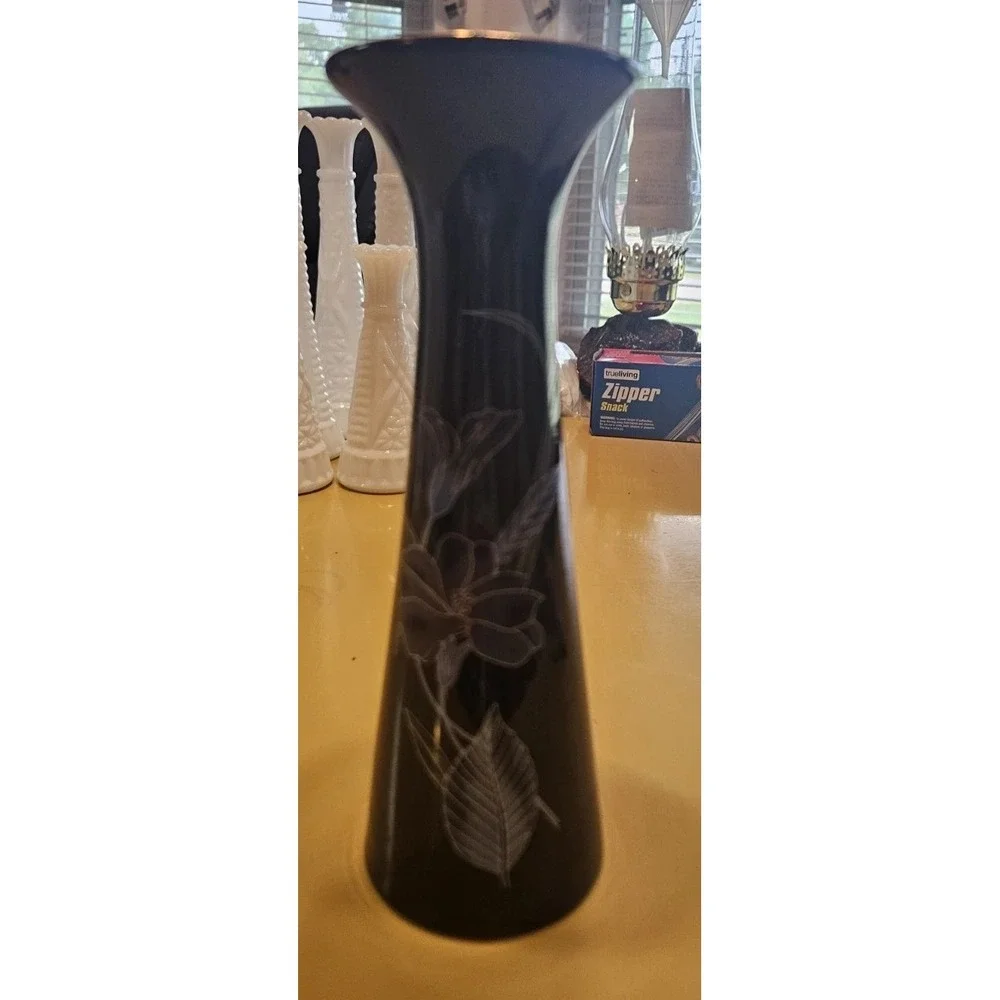 Vintage Black 8